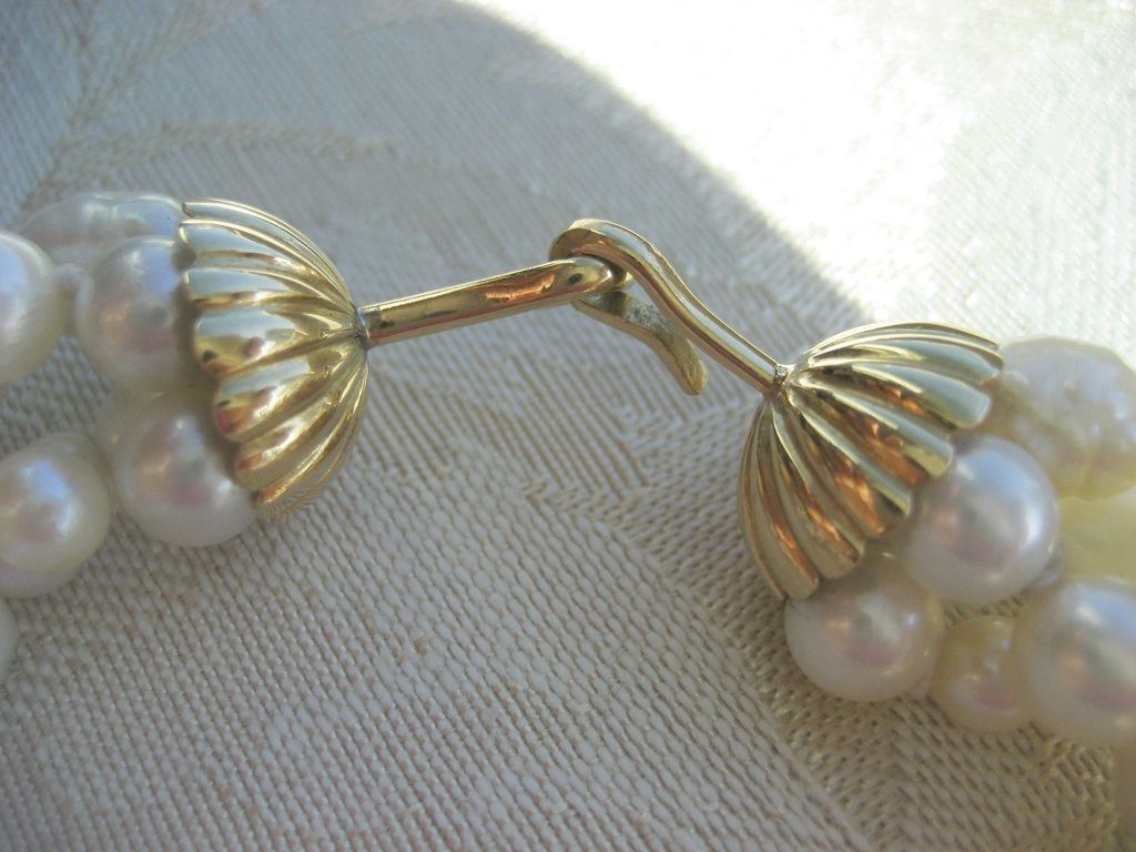 Vintage Fine Four Strand 16 Inch Cultured And Fresh Water Pearl Necklace Vintage Fine Four Strand 16 Inch Cultured And Fresh Water Pearl Necklace