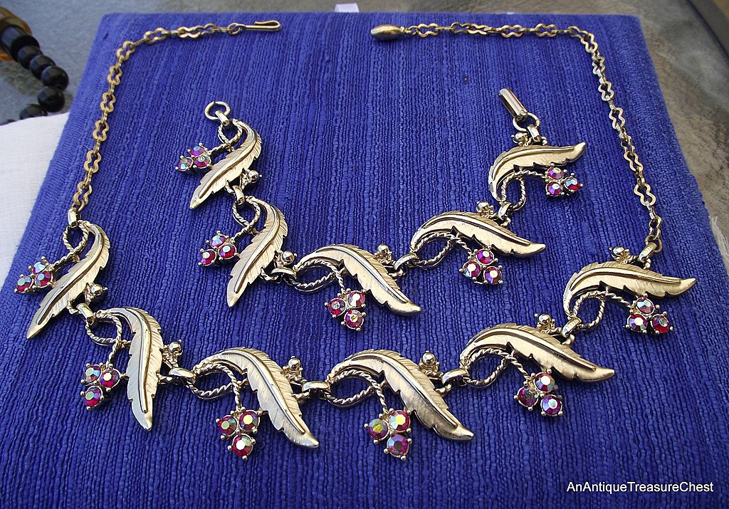 JUDY LEE Necklace & Bracelet Set, Golden Treasure! JUDY LEE Necklace & Bracelet Set, Golden Treasure!