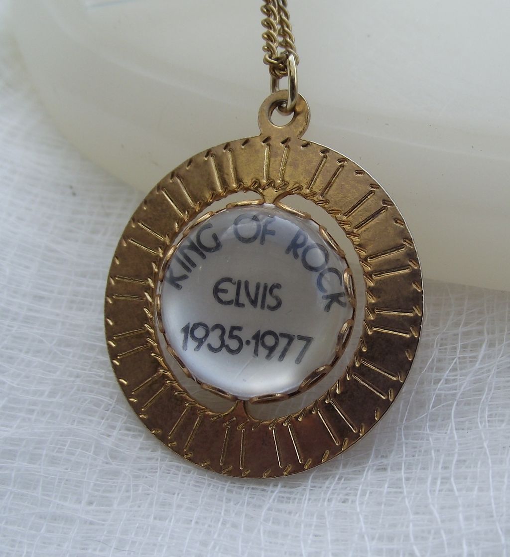 Cool Commemorative ELVIS Globe Pendant! Cool Commemorative ELVIS Globe Pendant!