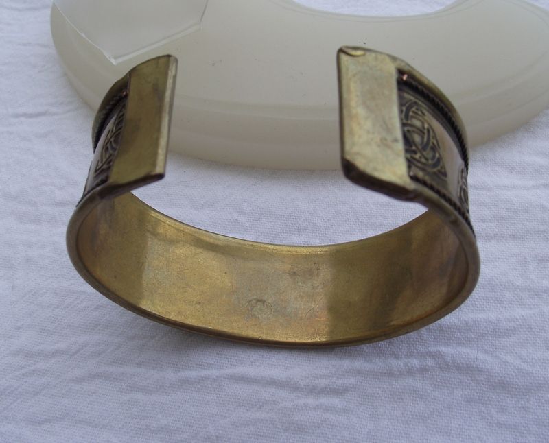 Gorgeous Older Celtic Design Cuff Bracelet! Gorgeous Older Celtic Design Cuff Bracelet!