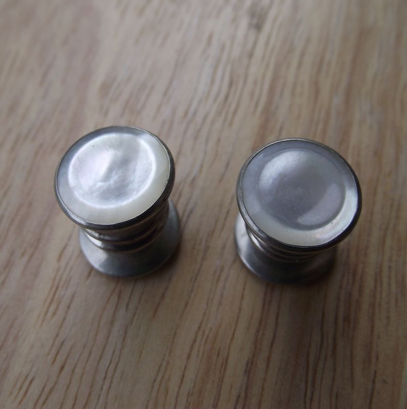 Mother Of Pearl Face, Snap Tite Vintage Cuff Links! Mother Of Pearl Face, Snap Tite Vintage Cuff Links!