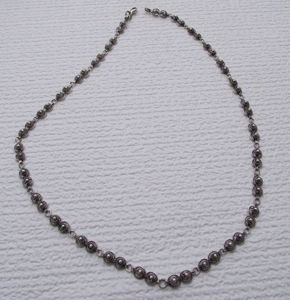Classic Design Sterling Station Necklace 18" long! Classic Design Sterling Station Necklace 18" long!