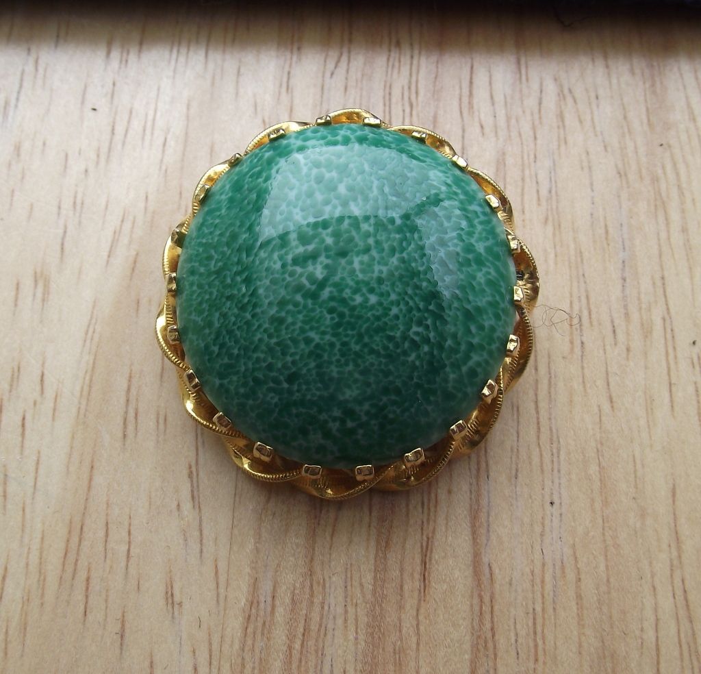 Lovely Vintage PEKING GLASS Brooch, Made In Austria! Lovely Vintage PEKING GLASS Brooch, Made In Austria!