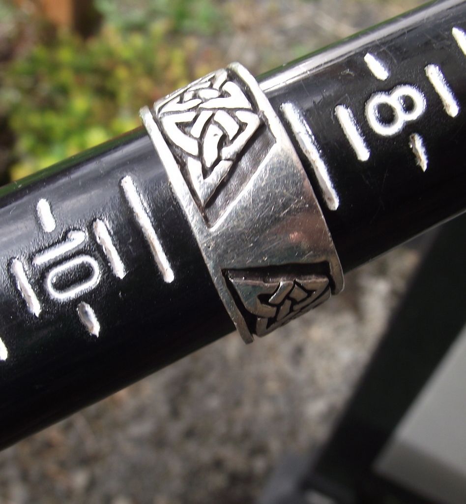 Classic Vintage Sterling Silver CELTIC Band Ring, Size 9! Classic Vintage Sterling Silver CELTIC Band Ring, Size 9!