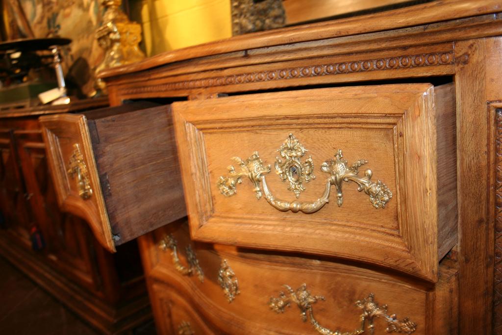 French 18th Century Oak Commode French 18th Century Oak Commode