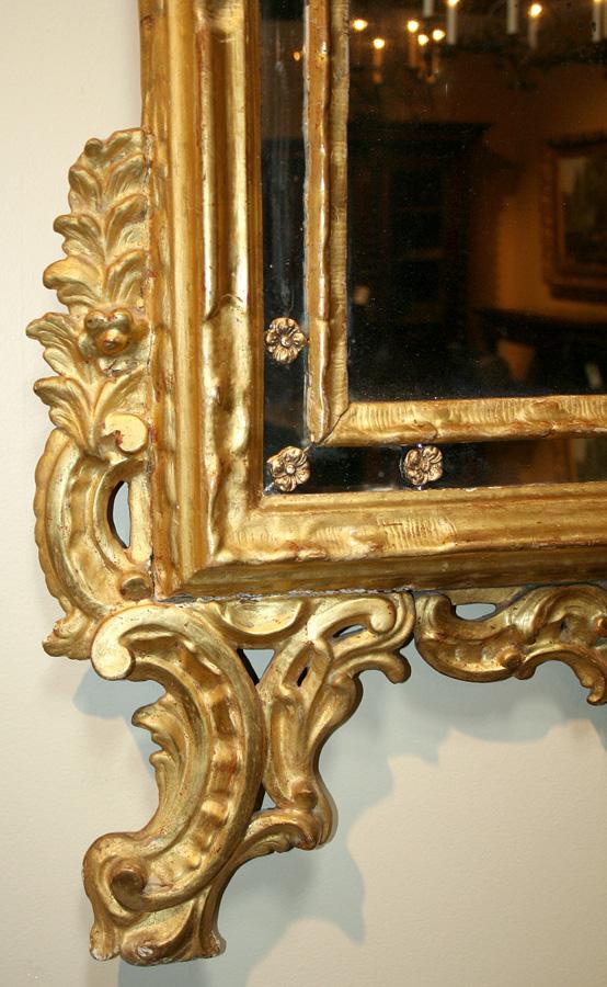 18th Century Italian Giltwood Mirror 18th Century Italian Giltwood Mirror