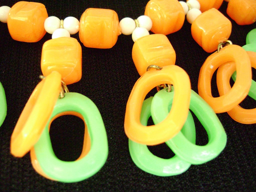 Vintage Citrus Bright Plastic Cleopatra Dangle Bib Necklace Vintage Citrus Bright Plastic Cleopatra Dangle Bib Necklace