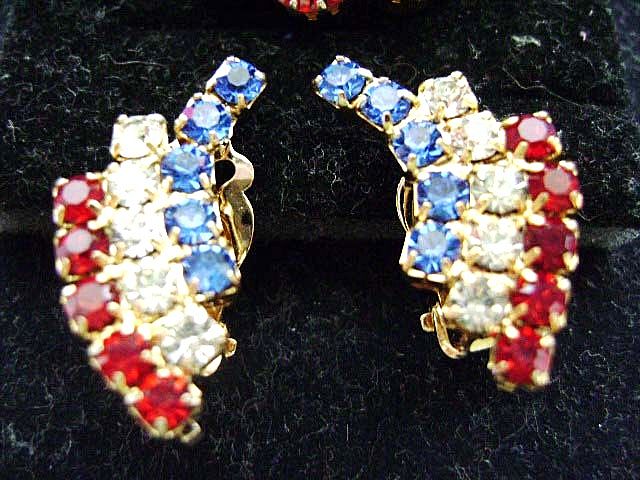 VINTAGE Red, White & Blue Demi Rhinestone Pin & Earrings VINTAGE Red, White & Blue Demi Rhinestone Pin & Earrings