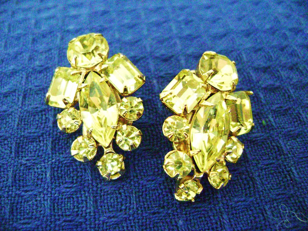 LIMONE Yellow Vintage Rhinestone Clip Earrings LIMONE Yellow Vintage Rhinestone Clip Earrings