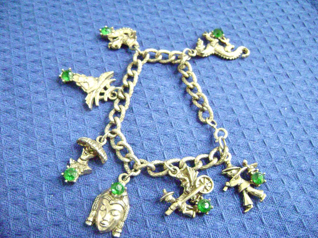 Vintage ORIENTAL Gold Tone & Green Rhinestone Charm Bracelet Vintage ORIENTAL Gold Tone & Green Rhinestone Charm Bracelet