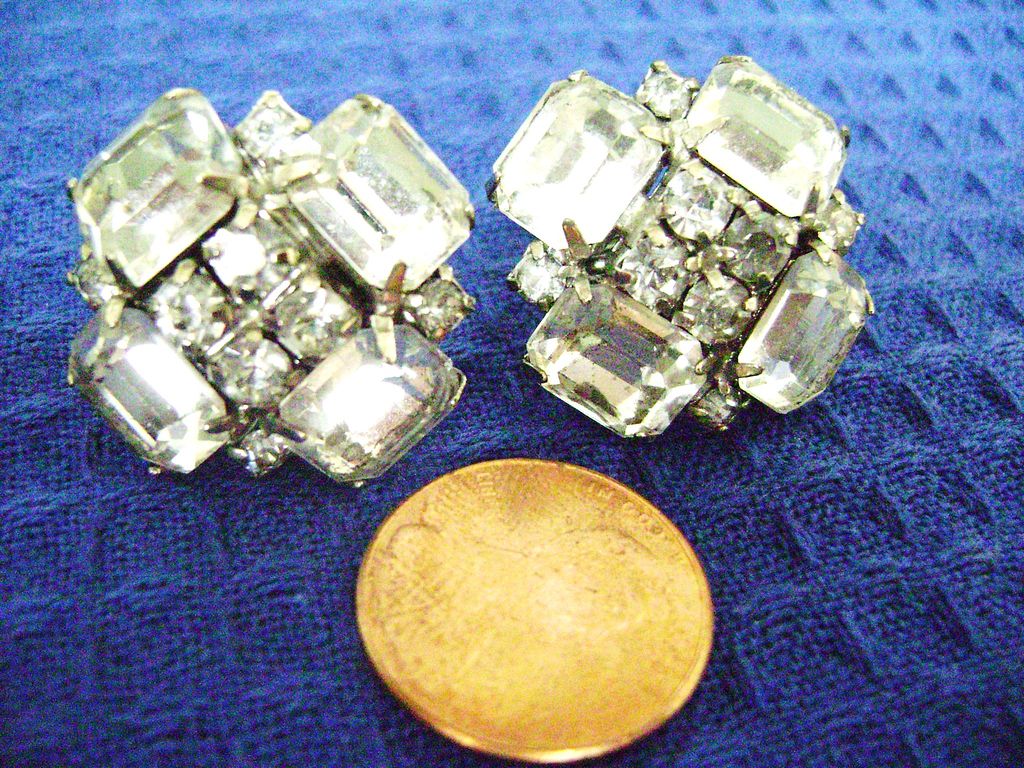 BRILLIANT Vintage Rhinestone Screw Backs w/Emerald Cut Stones BRILLIANT Vintage Rhinestone Screw Backs w/Emerald Cut Stones