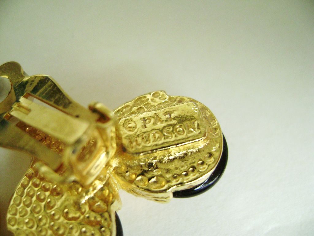 Vintage Pat Hudson Gold Tone and Amber Glass ACORN Demi Vintage Pat Hudson Gold Tone and Amber Glass ACORN Demi