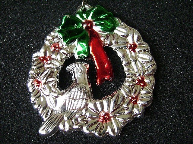 Vintage Aluminum Partridge in Christmas Wreath Pendant Vintage Aluminum Partridge in Christmas Wreath Pendant