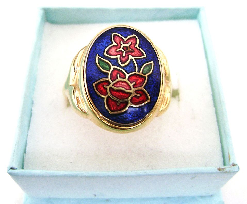 Size 7 Cloisonne Signet Style Gold Tone Ring Size 7 Cloisonne Signet Style Gold Tone Ring