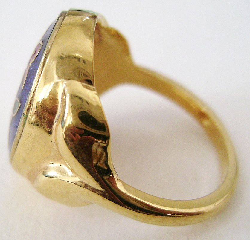 Size 7 Cloisonne Signet Style Gold Tone Ring Size 7 Cloisonne Signet Style Gold Tone Ring