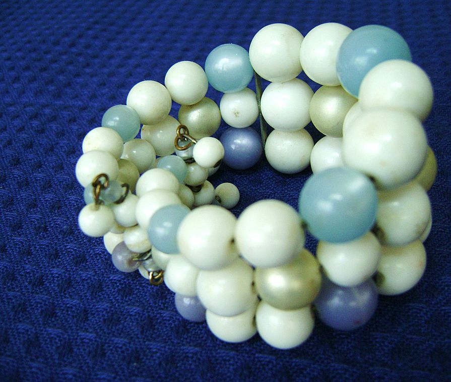 Vintage Multi-colored Expansion Bead Bracelet w/Moonglow Beads Vintage Multi-colored Expansion Bead Bracelet w/Moonglow Beads