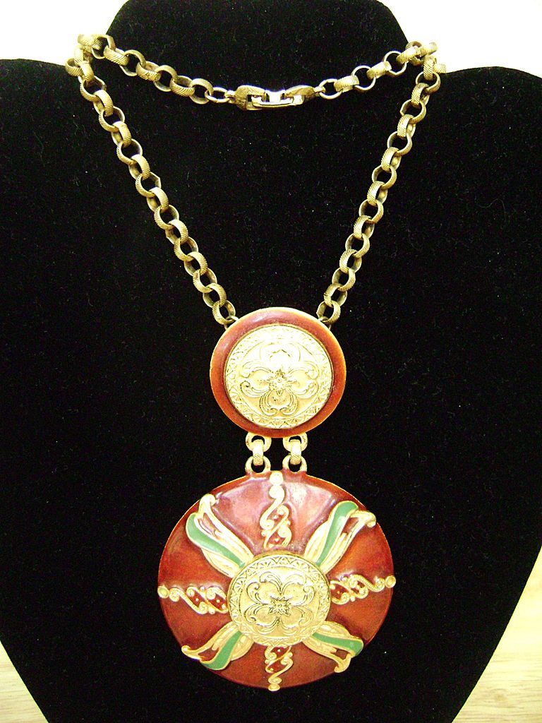 Large Retro Enamel Double Pendant on Rolo Chain, Gold Tone Large Retro Enamel Double Pendant on Rolo Chain, Gold Tone