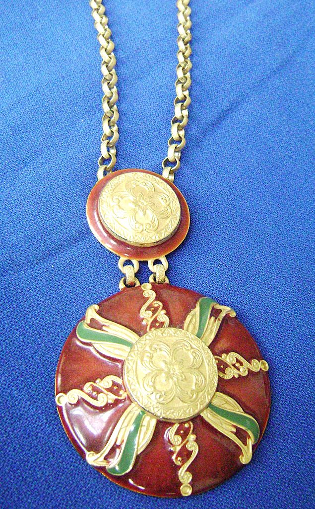 Large Retro Enamel Double Pendant on Rolo Chain, Gold Tone Large Retro Enamel Double Pendant on Rolo Chain, Gold Tone