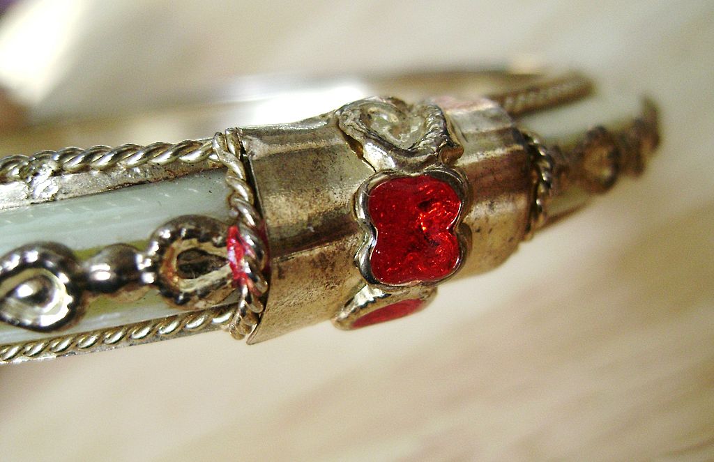 VINTAGE Enamel Bangle VINTAGE Enamel Bangle