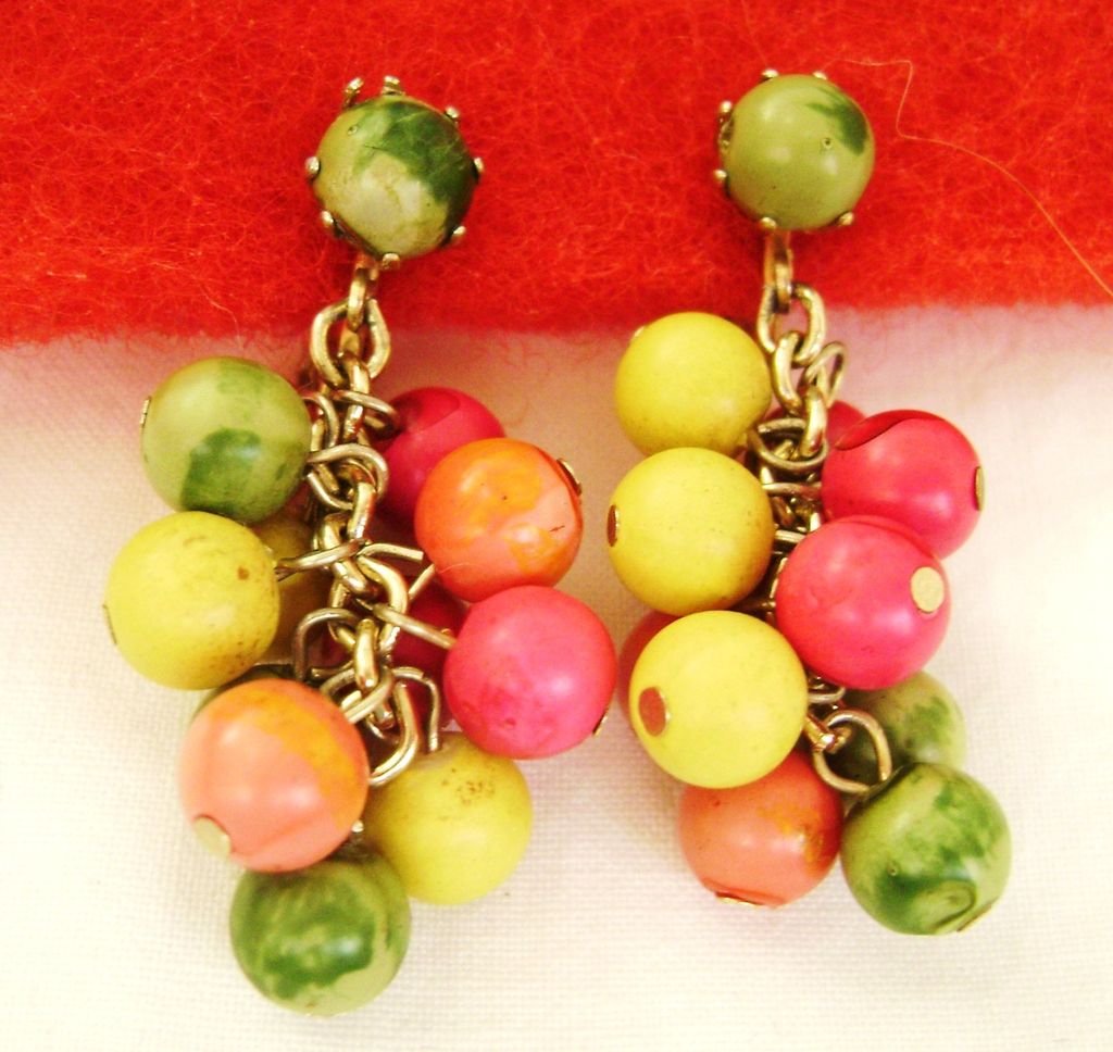 Wooden FRUIT SALAD Multi-Color Vintage Clip Earrings Wooden FRUIT SALAD Multi-Color Vintage Clip Earrings