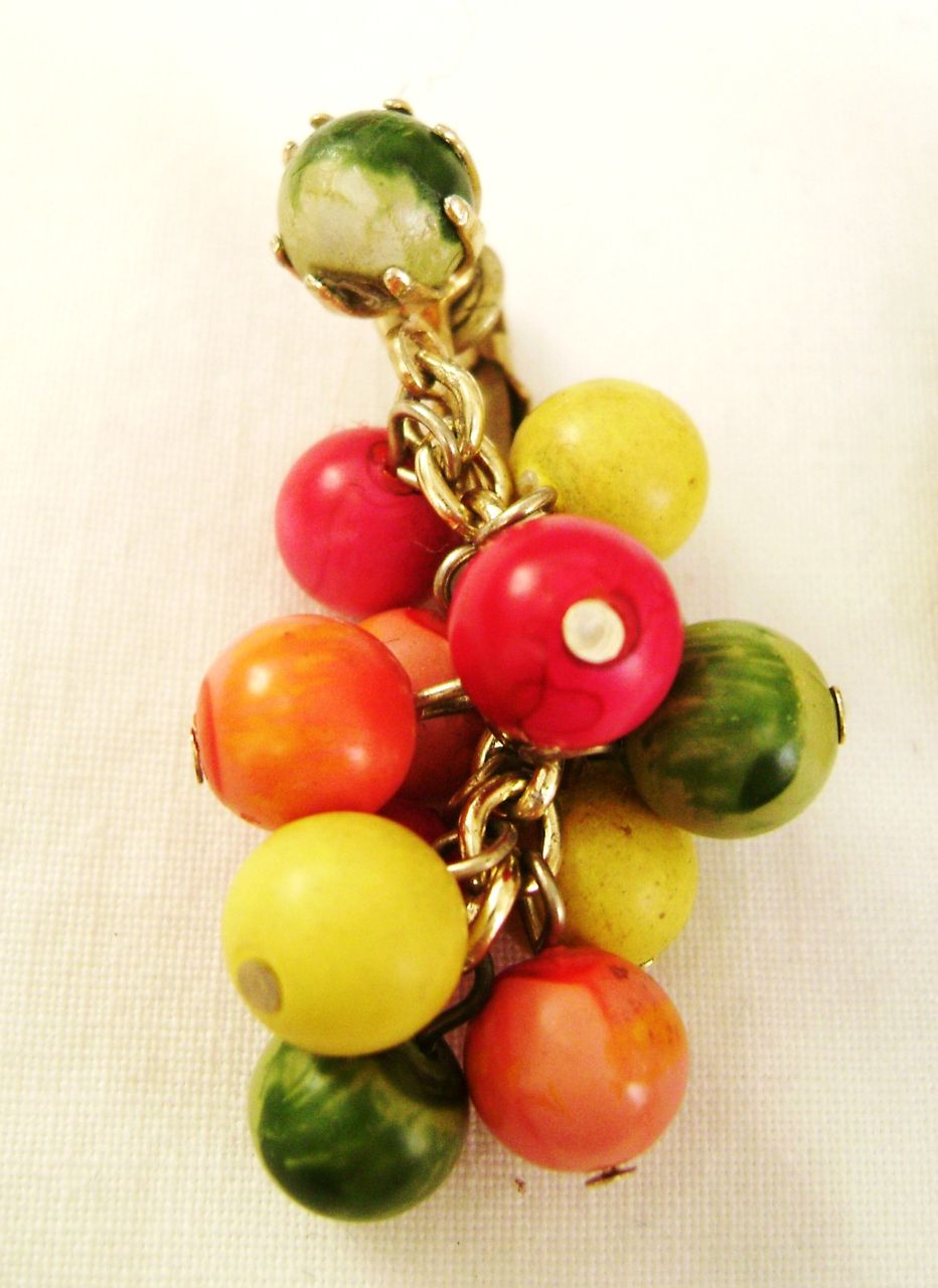 Wooden FRUIT SALAD Multi-Color Vintage Clip Earrings Wooden FRUIT SALAD Multi-Color Vintage Clip Earrings