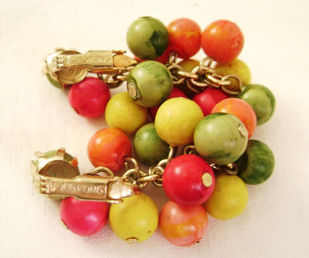 Wooden FRUIT SALAD Multi-Color Vintage Clip Earrings Wooden FRUIT SALAD Multi-Color Vintage Clip Earrings