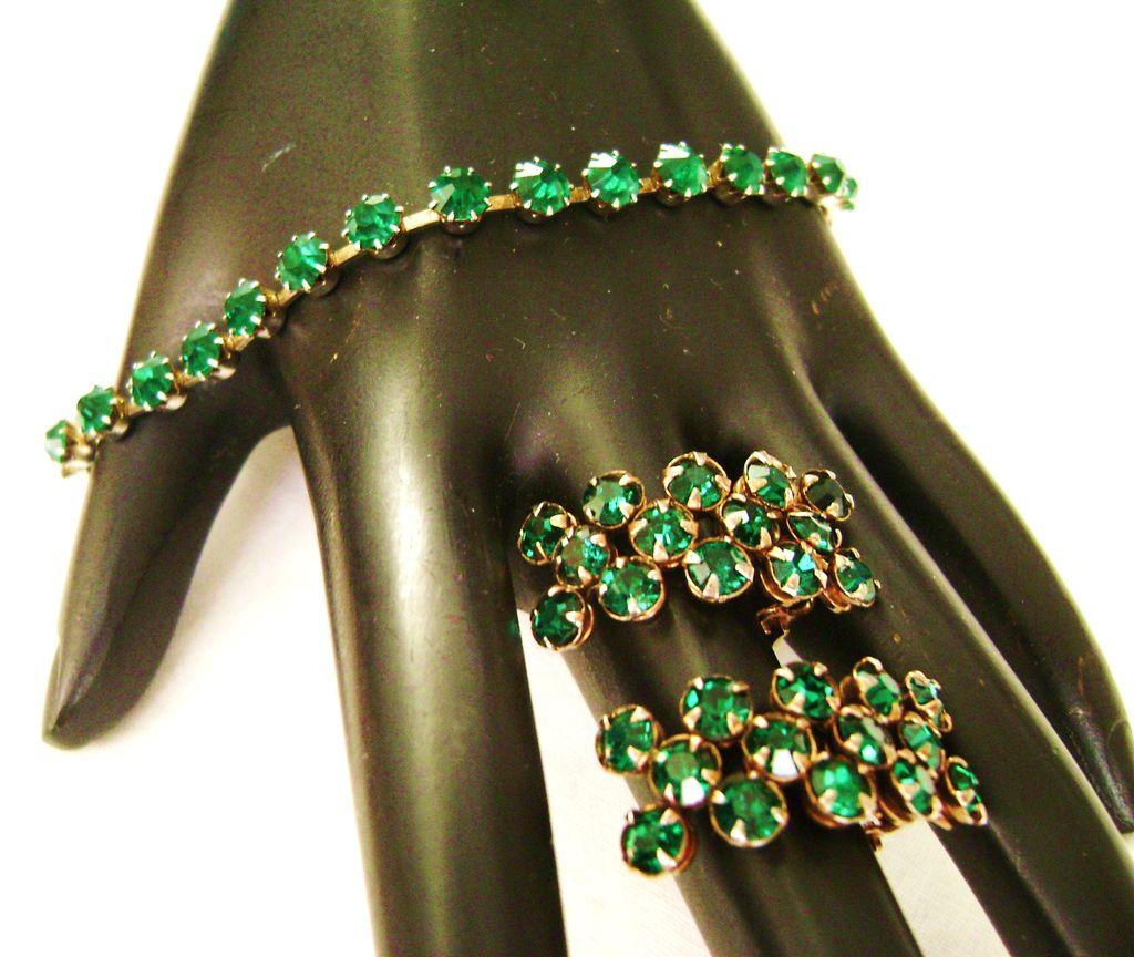 Vintage Emerald-Green Rhinestone Bracelet & Clip Earrings Vintage Emerald-Green Rhinestone Bracelet & Clip Earrings