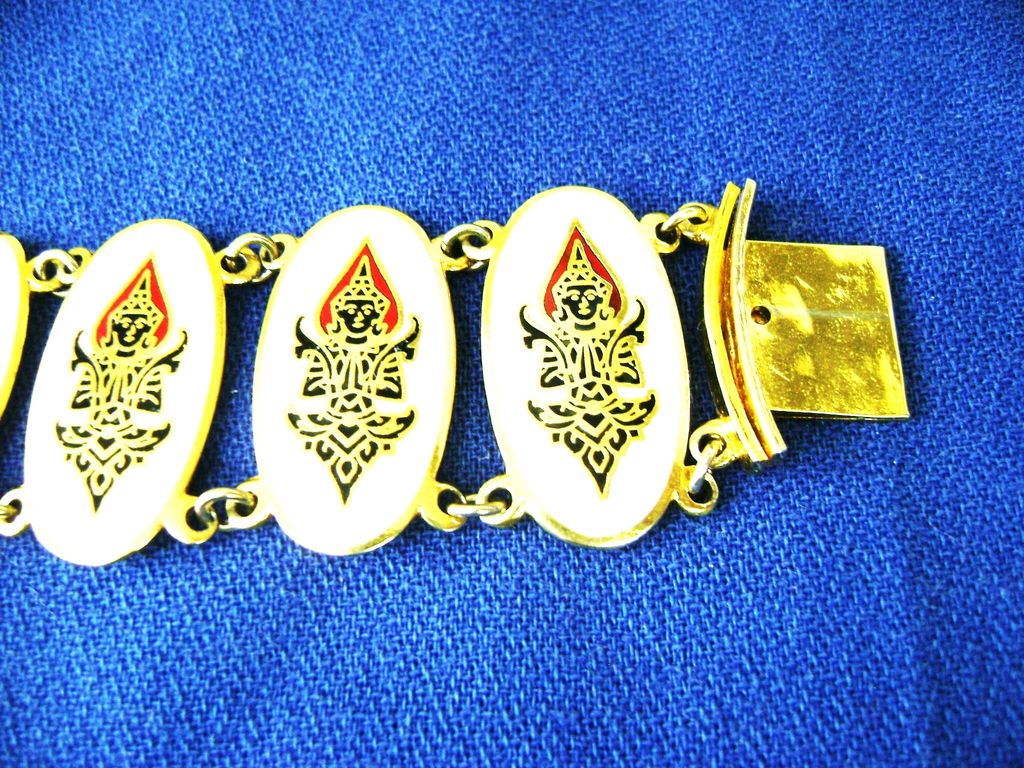 Vintage Oriental Enamel Wide Link Bracelet Vintage Oriental Enamel Wide Link Bracelet