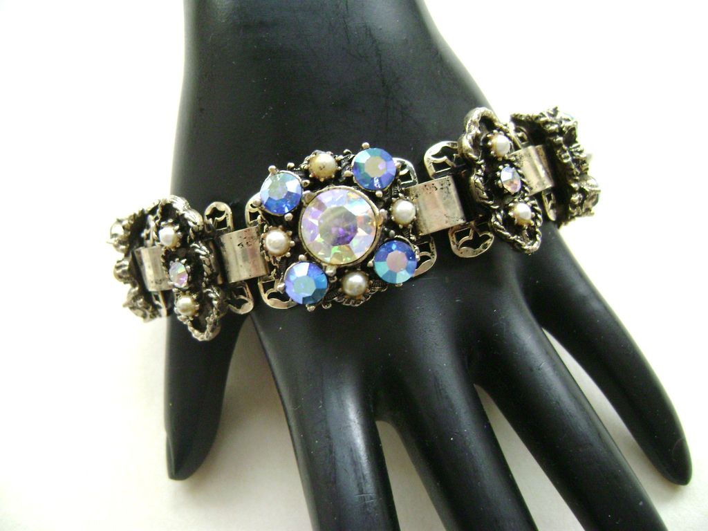Large Vintage Aurora Borealis Rhinestone & Faux Pearl Bracelet Large Vintage Aurora Borealis Rhinestone & Faux Pearl Bracelet