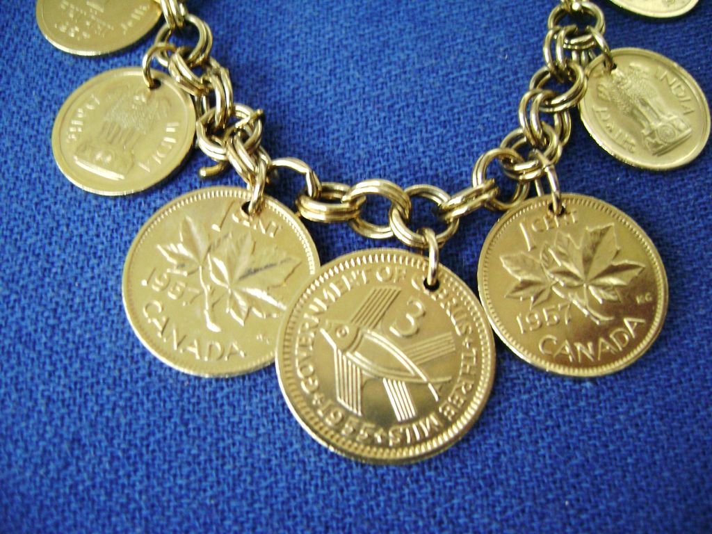 Canadian Gold Tone Coin Bracelet Canadian Gold Tone Coin Bracelet