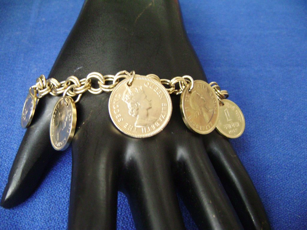 Canadian Gold Tone Coin Bracelet Canadian Gold Tone Coin Bracelet