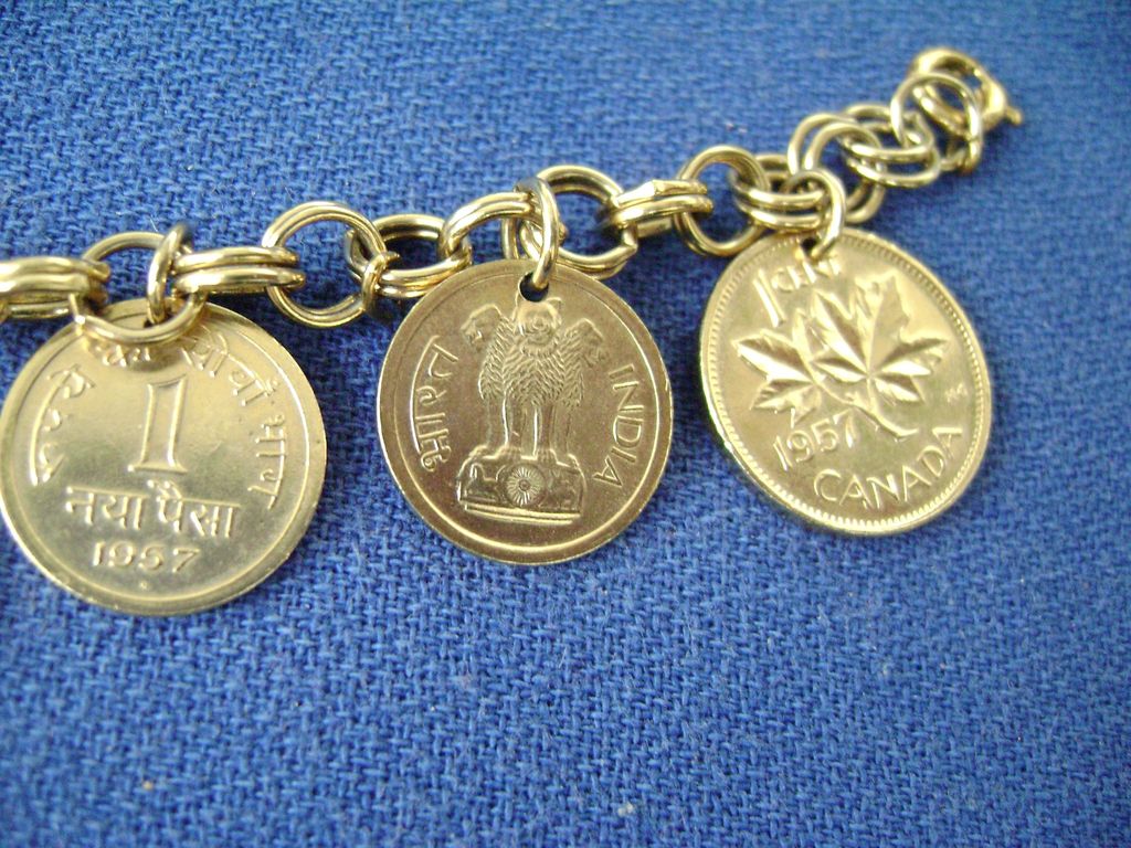 Canadian Gold Tone Coin Bracelet Canadian Gold Tone Coin Bracelet