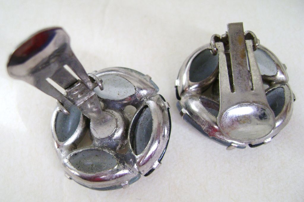 Vintage Rhinestone & Aurora Borealis Clip Earrings Vintage Rhinestone & Aurora Borealis Clip Earrings