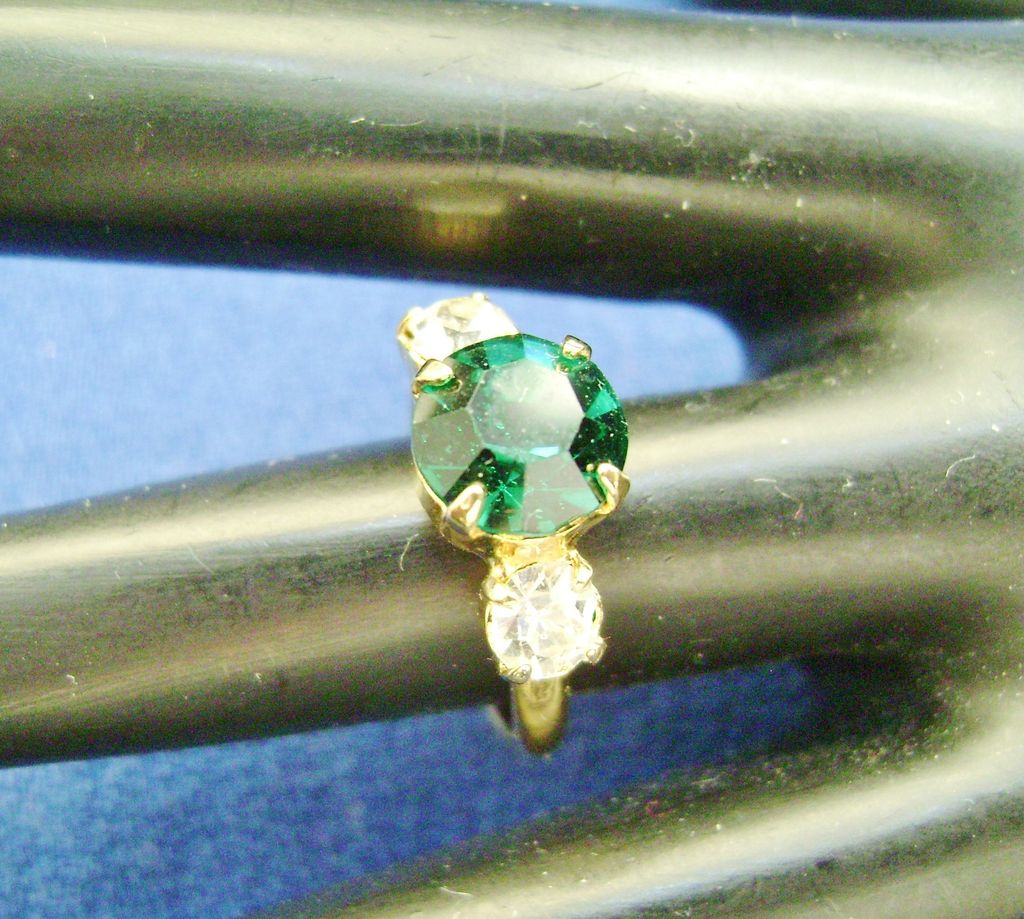 NOS Vintage 3-Stone Adjustable Green & Clear Rhinestone Ring NOS Vintage 3-Stone Adjustable Green & Clear Rhinestone Ring