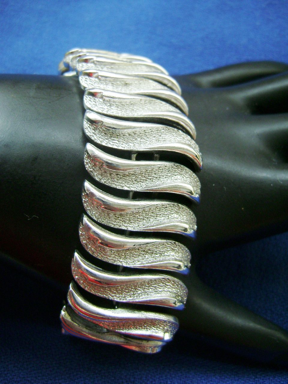 Vintage CORO Wide Silver Tone Swirl Link Bracelet Vintage CORO Wide Silver Tone Swirl Link Bracelet