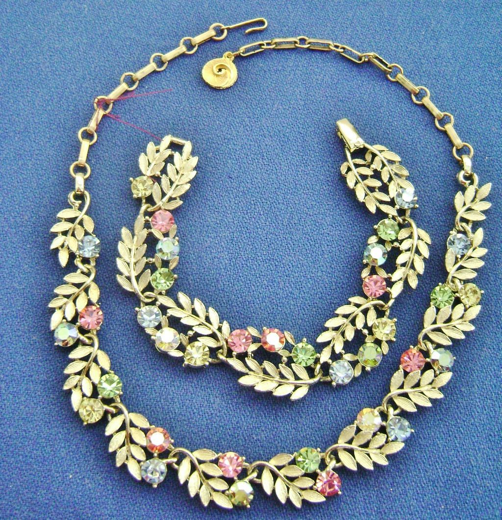LISNER Vintage Multi-Color Rhinestone Demi-Choker & Bracelet LISNER Vintage Multi-Color Rhinestone Demi-Choker & Bracelet