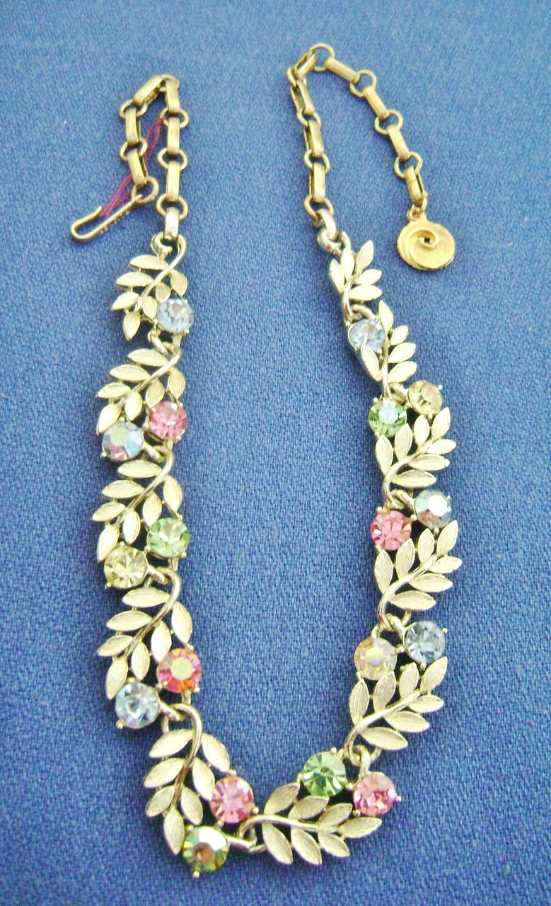 LISNER Vintage Multi-Color Rhinestone Demi-Choker & Bracelet LISNER Vintage Multi-Color Rhinestone Demi-Choker & Bracelet
