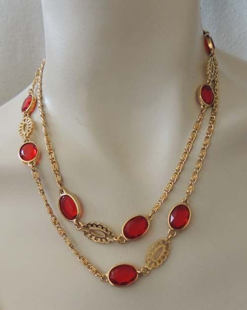 BEZEL SET Lipstick Red Lucite Vintage 36" Gold Chain Necklace BEZEL SET Lipstick Red Lucite Vintage 36" Gold Chain Necklace
