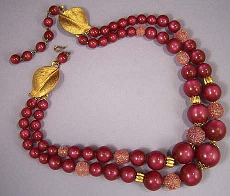 STAR Vintage Raspberry Moon Glow Bead Necklace STAR Vintage Raspberry Moon Glow Bead Necklace