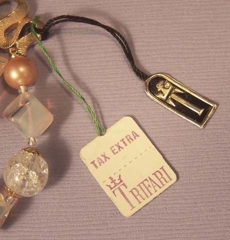 TRIFARI Pale Peach & Cream Glass Bead Necklace Earrings & Bracelet - Luscious Vintage Never Worn Full Parure TRIFARI Pale Peach & Cream Glass Bead Necklace Earrings & Bracelet - Luscious Vintage Never Worn Full Parure