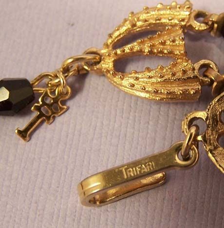 TRIFARI Vintage Black Jet & Gold Bead Necklace TRIFARI Vintage Black Jet & Gold Bead Necklace
