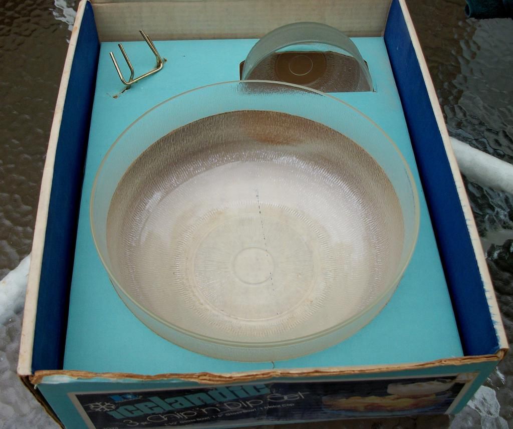 Hazelware Icelandic Chip N Dip Set, New In Box Hazelware Icelandic Chip N Dip Set, New In Box