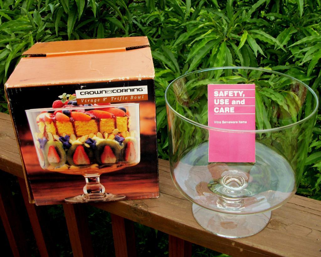Vintage Crown Corning 8 Inch Footed Trifle Bowl, New In Box Vintage Crown Corning 8 Inch Footed Trifle Bowl, New In Box