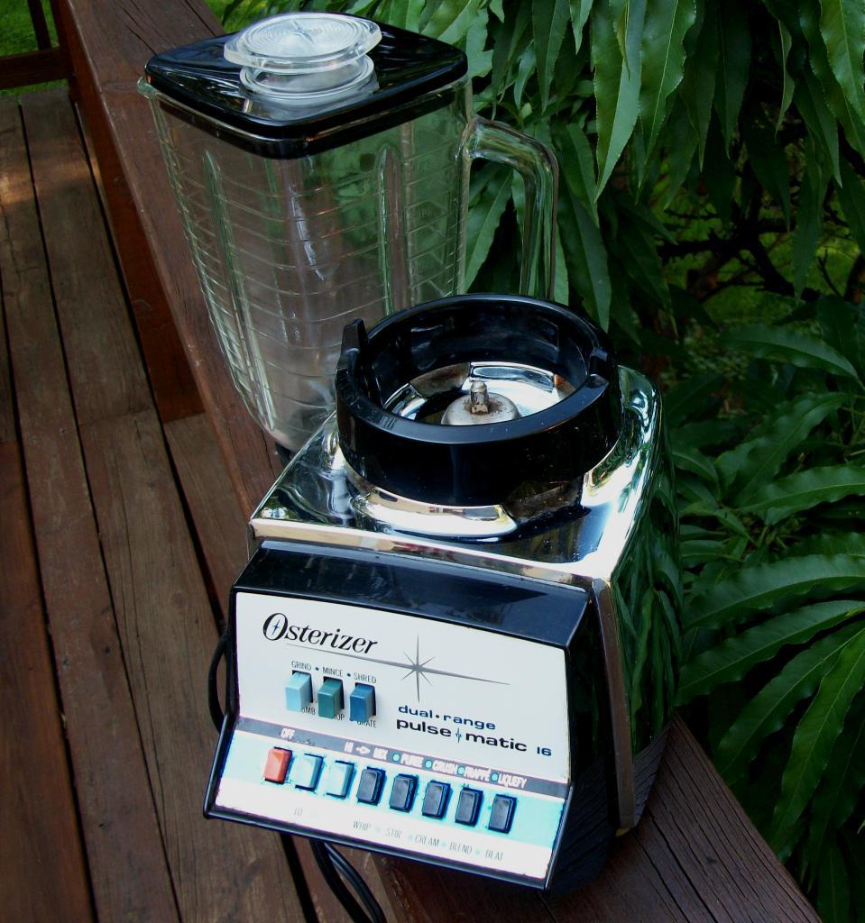 Vintage Osterizer Pulse Matic 16 Blender Vintage Osterizer Pulse Matic 16 Blender