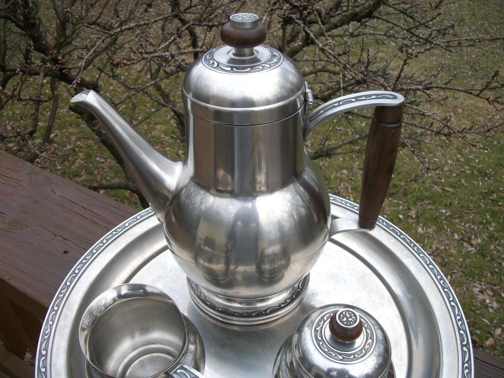 Mid Century Oneida Stainless 5-Piece Tea/Coffee Service Mid Century Oneida Stainless 5-Piece Tea/Coffee Service