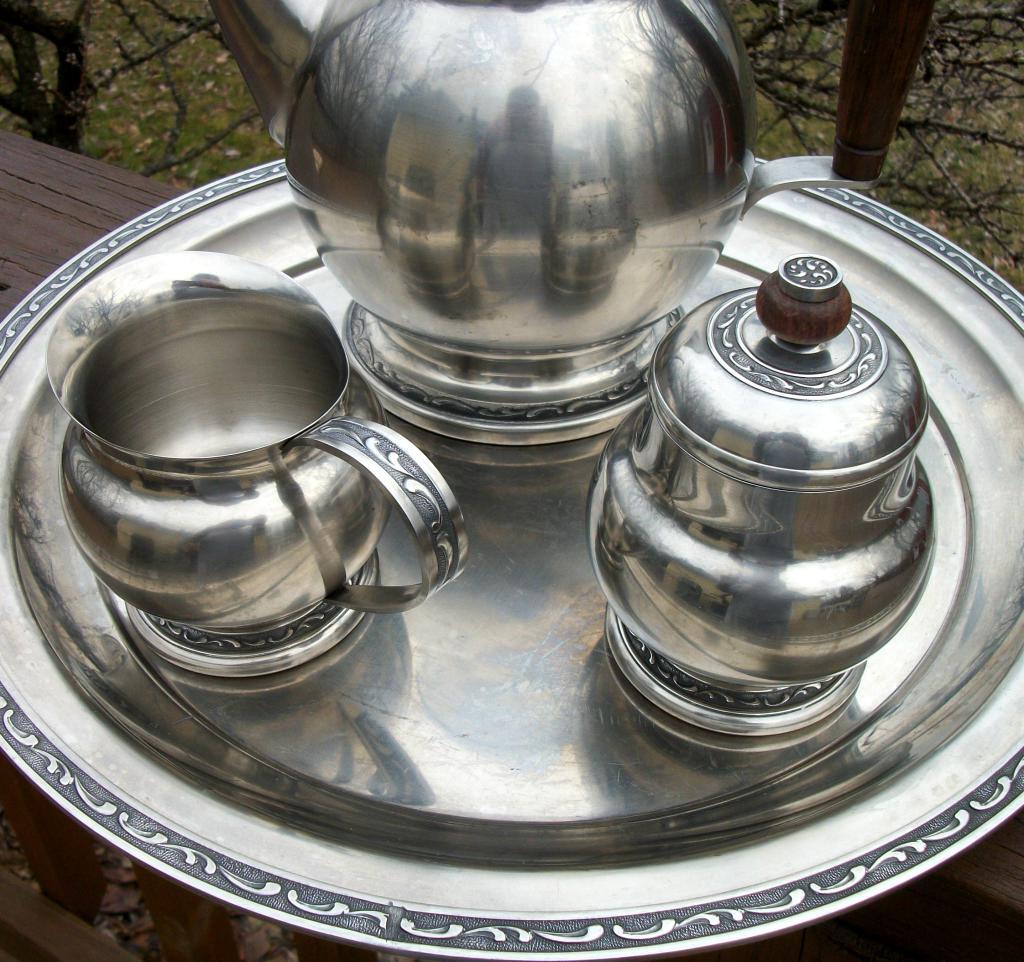 Mid Century Oneida Stainless 5-Piece Tea/Coffee Service Mid Century Oneida Stainless 5-Piece Tea/Coffee Service