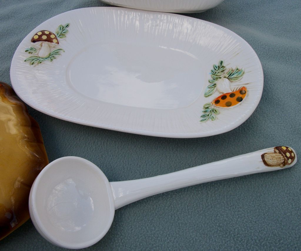 1976 Sears Roebuck Merry Mushroom Soup Tureen, Ladle, Underplate 1976 Sears Roebuck Merry Mushroom Soup Tureen, Ladle, Underplate