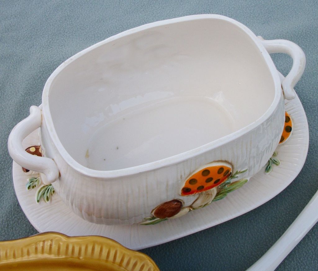 1976 Sears Roebuck Merry Mushroom Soup Tureen, Ladle, Underplate 1976 Sears Roebuck Merry Mushroom Soup Tureen, Ladle, Underplate