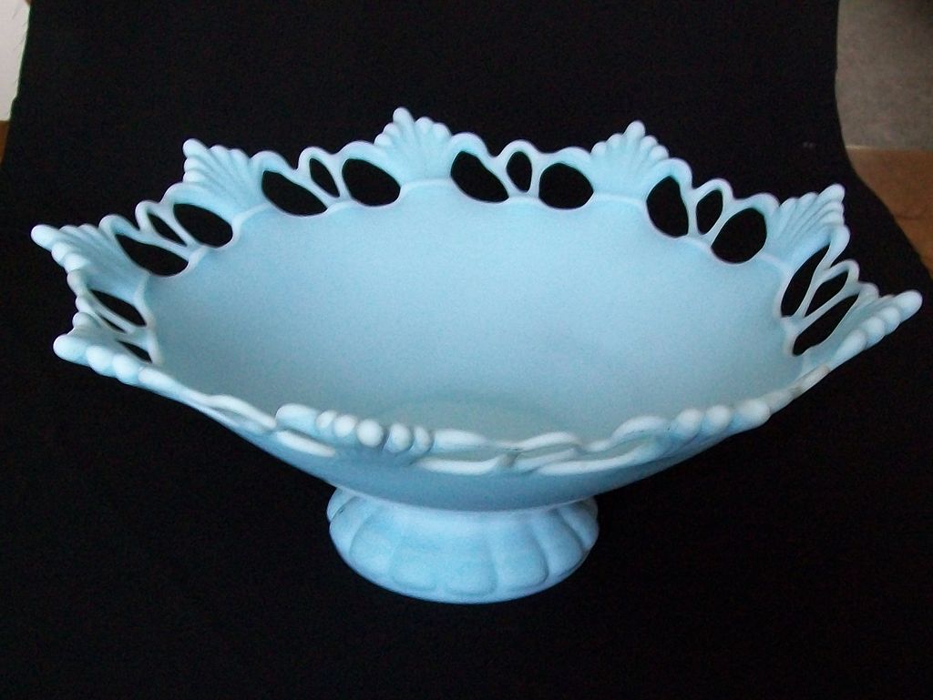 Beautiful Soft Blue Westmoreland Ring and Petal Flared Bowl Beautiful Soft Blue Westmoreland Ring and Petal Flared Bowl