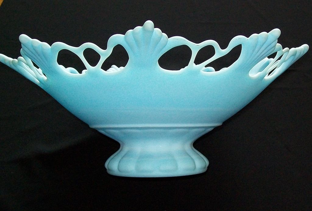 Beautiful Soft Blue Westmoreland Ring and Petal Flared Bowl Beautiful Soft Blue Westmoreland Ring and Petal Flared Bowl